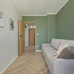 Modern With Parking And Air-conditioning In By Renters Apartamento *