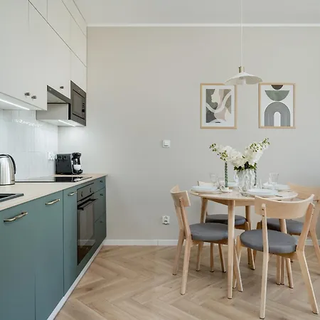 Modern With Parking And Air-conditioning In By Renters Appartement *