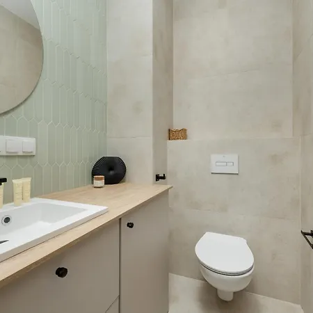 Modern With Parking And Air-conditioning In By Renters Daire *