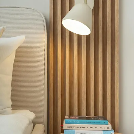 Modern With Parking And Air-conditioning In By Renters