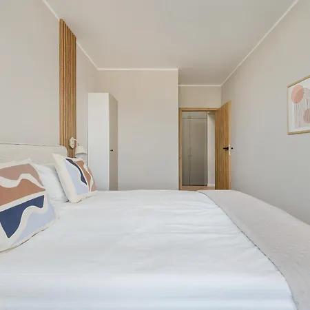 Modern With Parking And Air-conditioning In By Renters * Wrocław