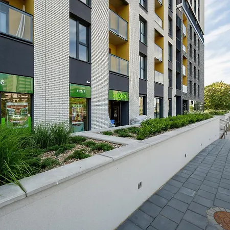 Daire Modern With Parking And Air-conditioning In By Renters
