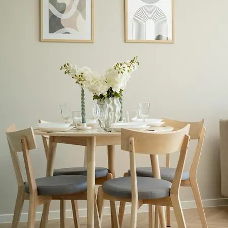 Modern With Parking And Air-conditioning In By Renters Wrocław