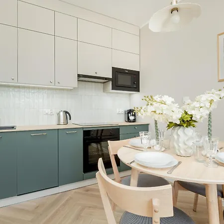 Apartman Modern With Parking And Air-conditioning In By Renters