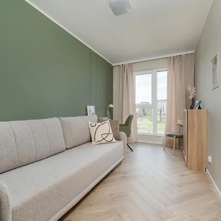 Apartman Modern With Parking And Air-conditioning In By Renters *