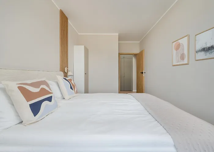 Modern With Parking And Air-conditioning In By Renters * Wroclaw